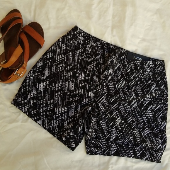 NWT Apt 9 women's cuffed mid rise shorts size 4 - Picture 2 of 5